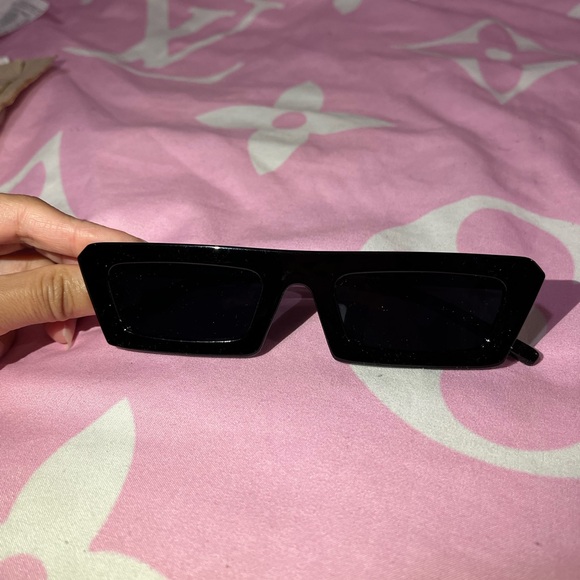 Thug Life Sunglasses 🕶 - Picture 3 of 3